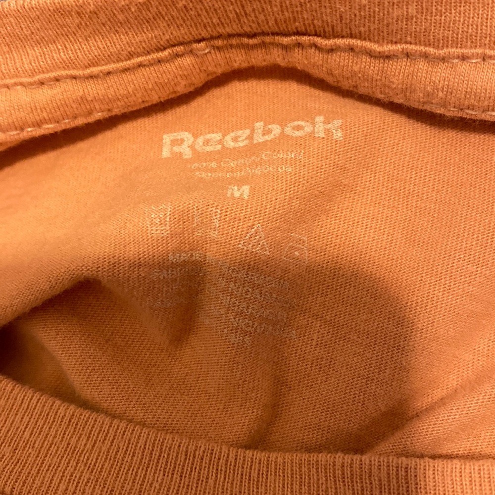 Reebok pink T shirt size M - Picture 3 of 3